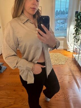 Vintage 100% silk Light Gray Button-Up